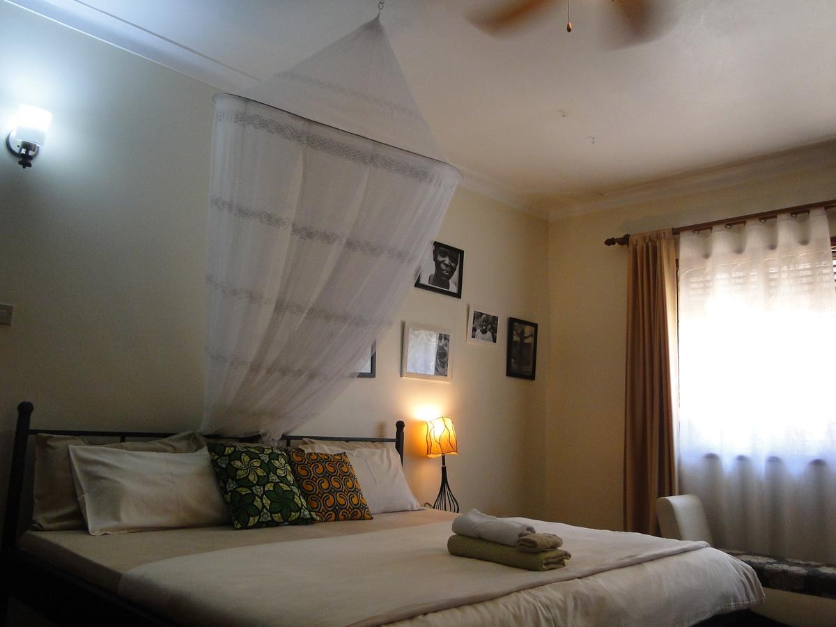 Carpe Diem Guesthouse Entebbe Exterior foto